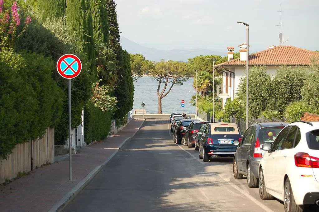 Lägenhet Appartamenti Donato Peschiera del Garda