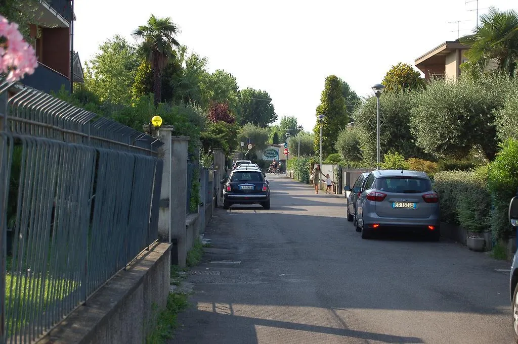 Appartamenti Donato Peschiera del Garda 0*,  Italia